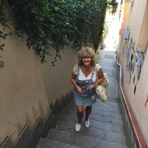 Meet your Posher, Beata